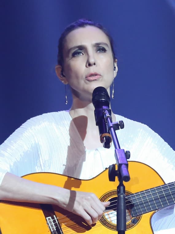 Nacimiento de Adriana Calcanhotto
