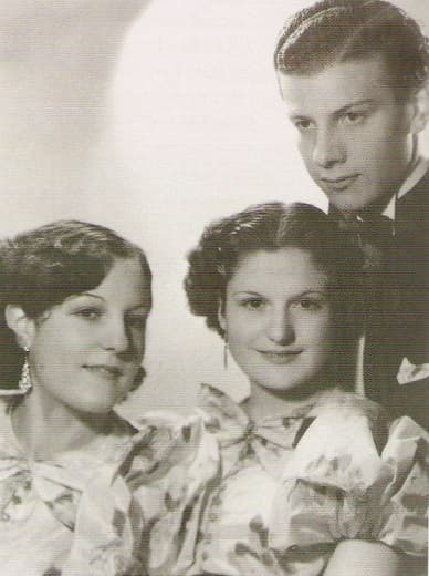 Nacimiento de Myrna Mores